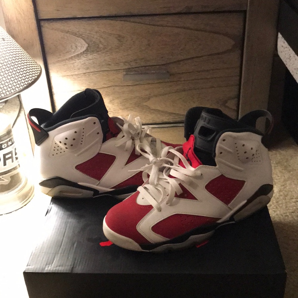 Air Jordan 6 carmine